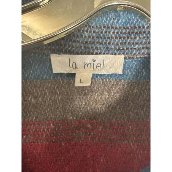 Southwestern Style Button-Down Cropped Jacket With Frayed Hem & Pockets - Picture 9 of 14